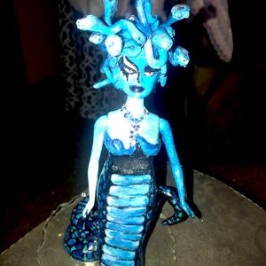 Barbie turned Medusa !